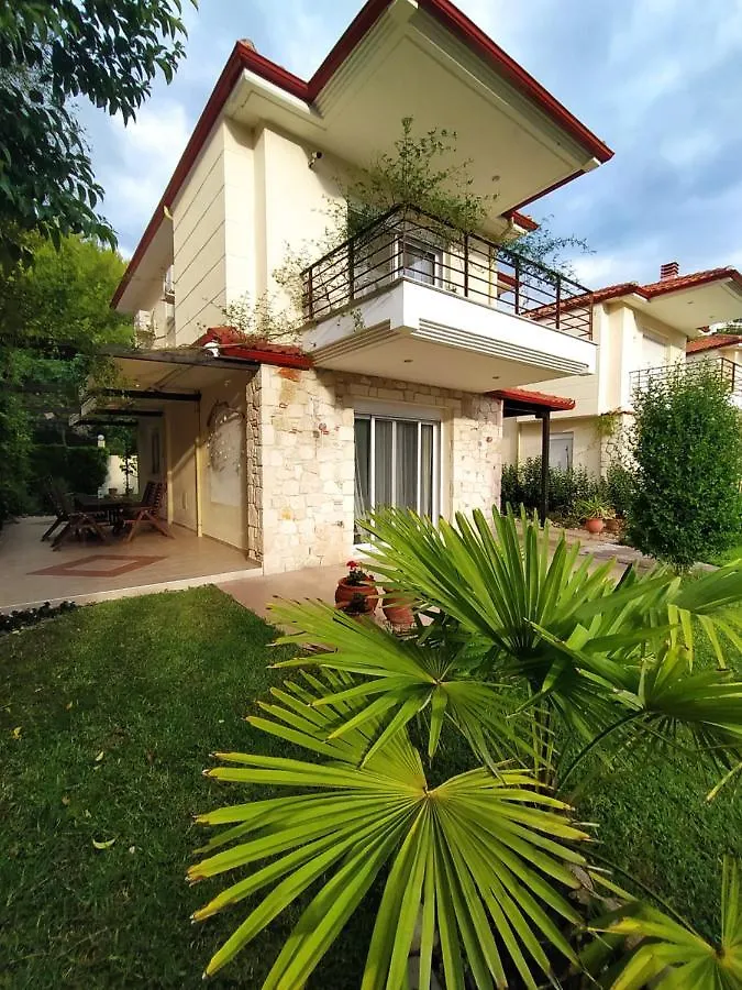 Detached House In A Quiet Place contacts